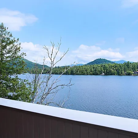 The Haus On Mirror Lake Hotel Lake Placid Room photo