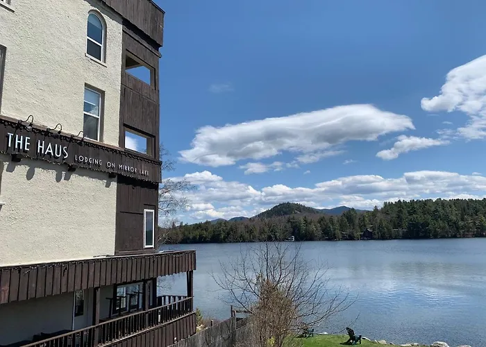The Haus On Mirror Lake