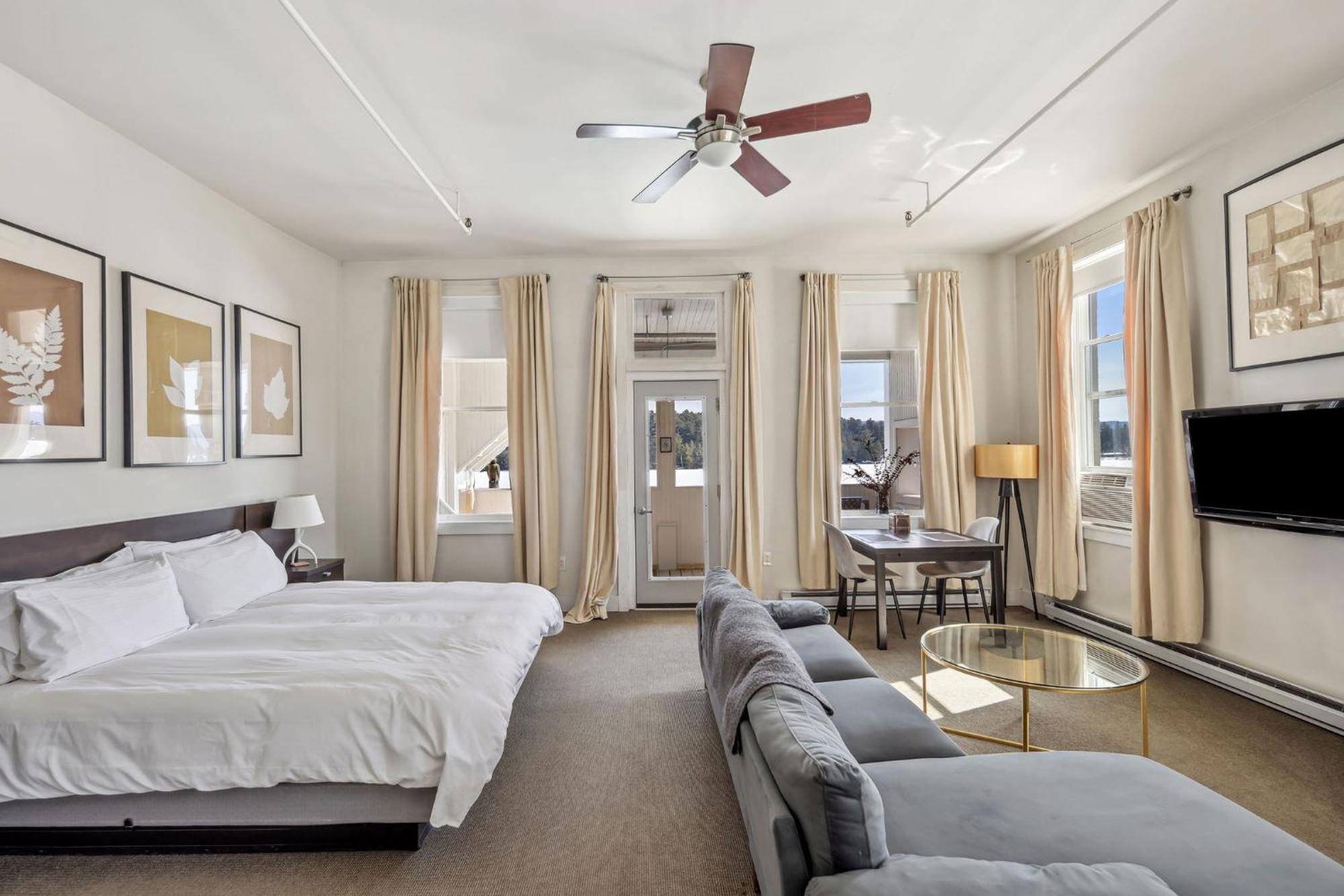 The Haus On Mirror Hotel