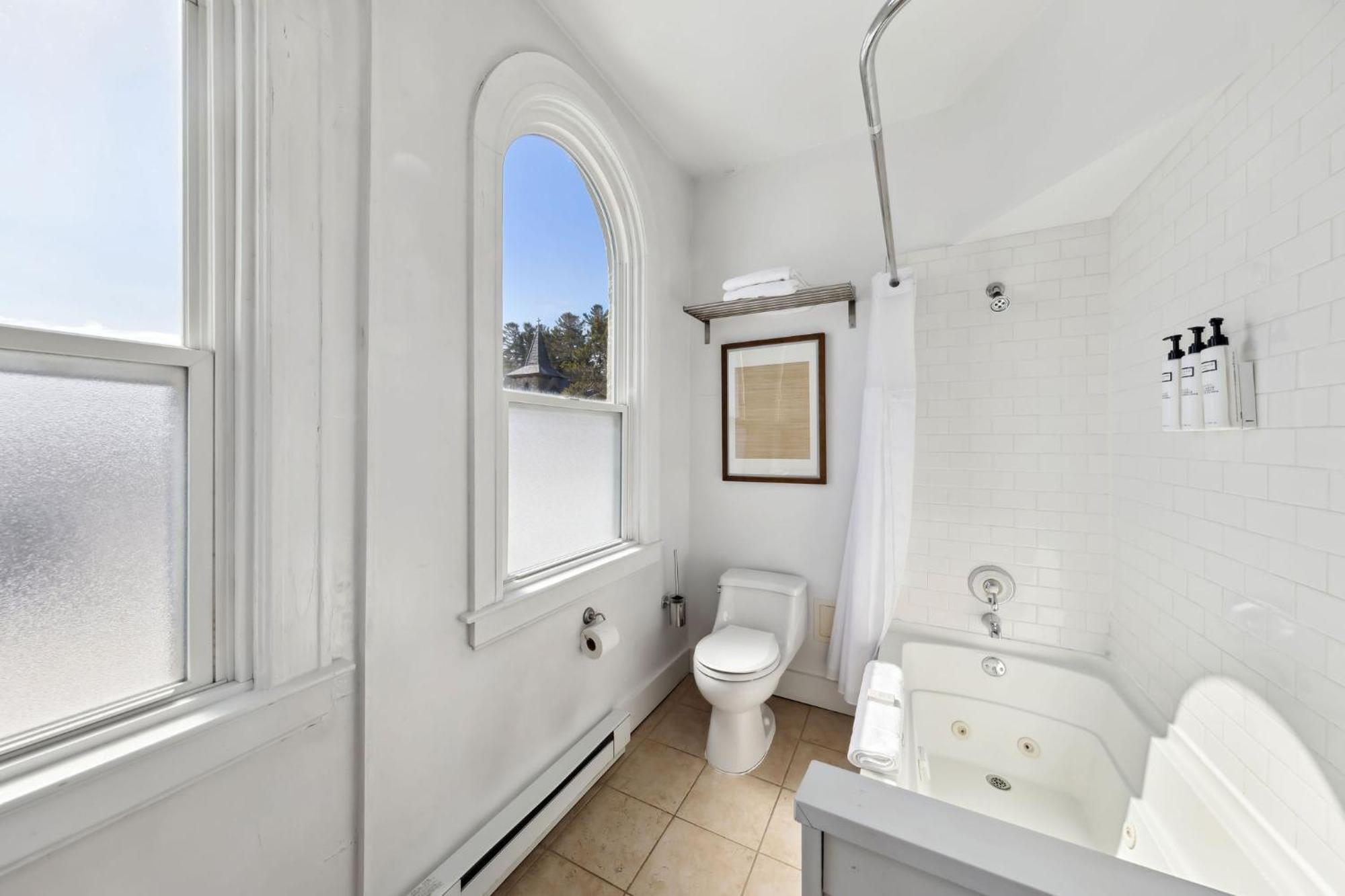 The Haus On Mirror 4*
