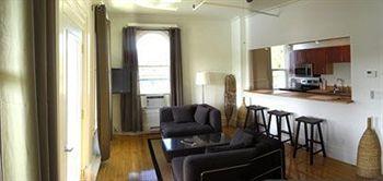 The Haus On Mirror 4*