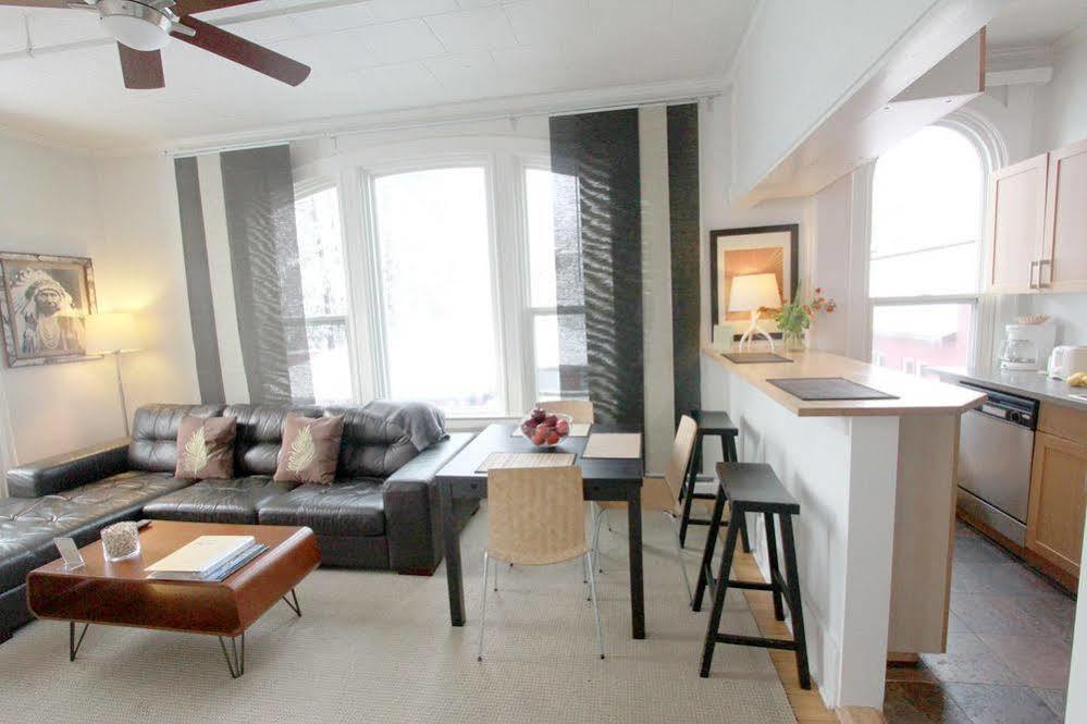 Hotel The Haus On Mirror 4*